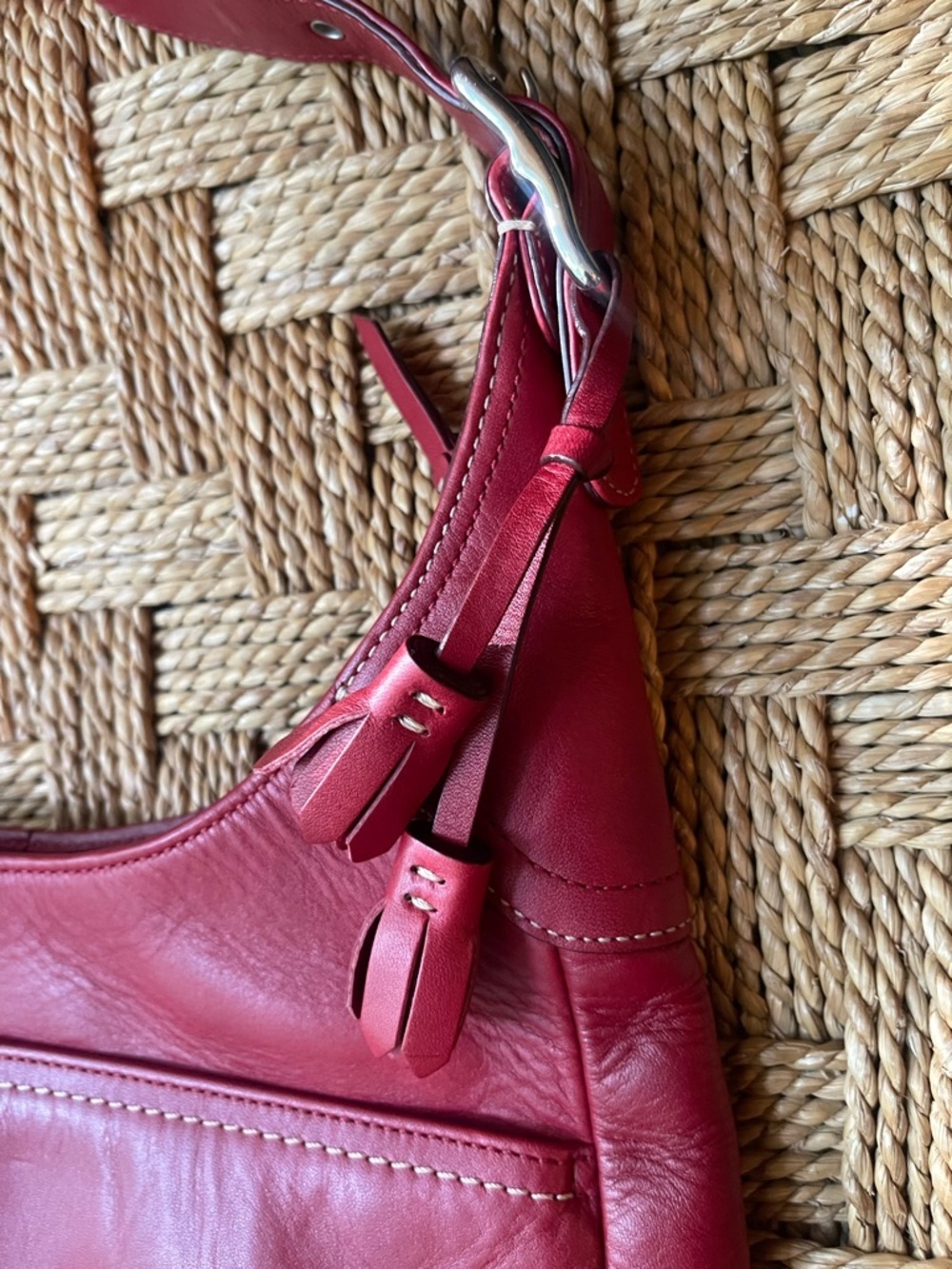Vintage Red Coach Hampton with Tassel - Picture 5 of 9